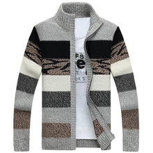 Load image into Gallery viewer, Men&#39;s Knitted Wool Cardigan