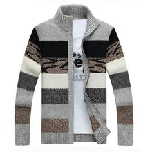 Load image into Gallery viewer, Men&#39;s Knitted Wool Cardigan